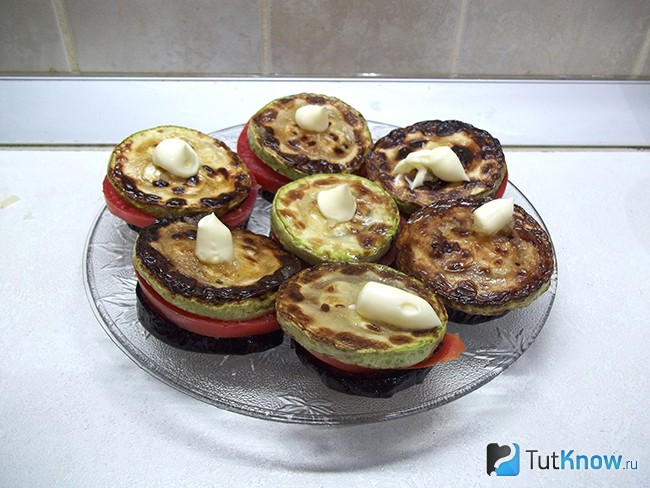 Как приготовить куриные бедра вкусно и необычно с картошкой