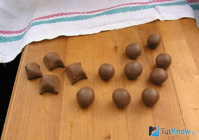 Глиняные шарики для изготовления черепахи