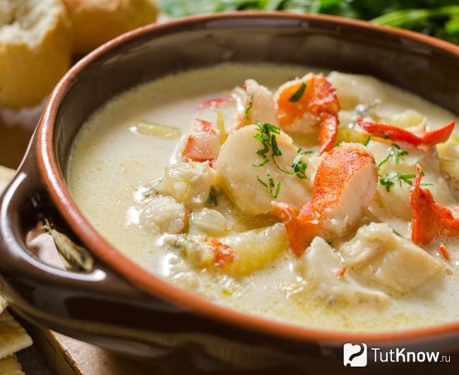 Крем-суп с морепродуктами сыром Тильзитер