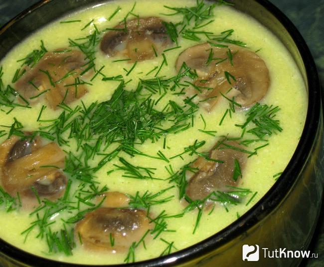 Крем-суп из брокколи с шампиньонами