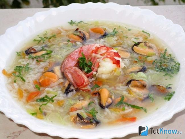 Суп с моллюсками и морепродуктами