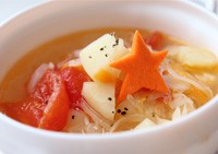 Капустный суп с помидорами