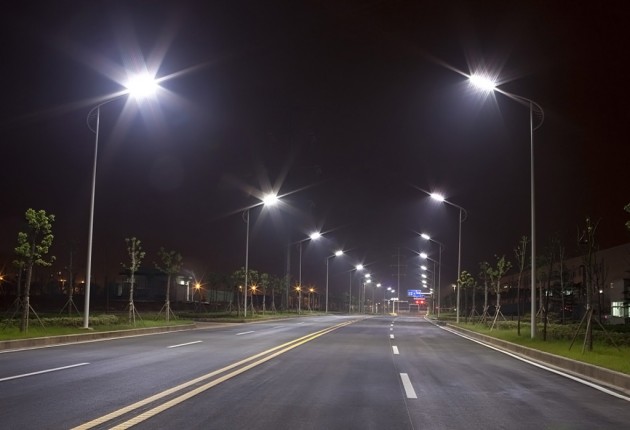 Пример использования светодиодных ламп LED, уличное освещение, дороги