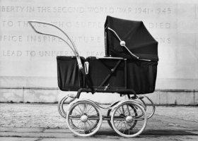 Как выбрать коляску для новорождённого ребёнка?