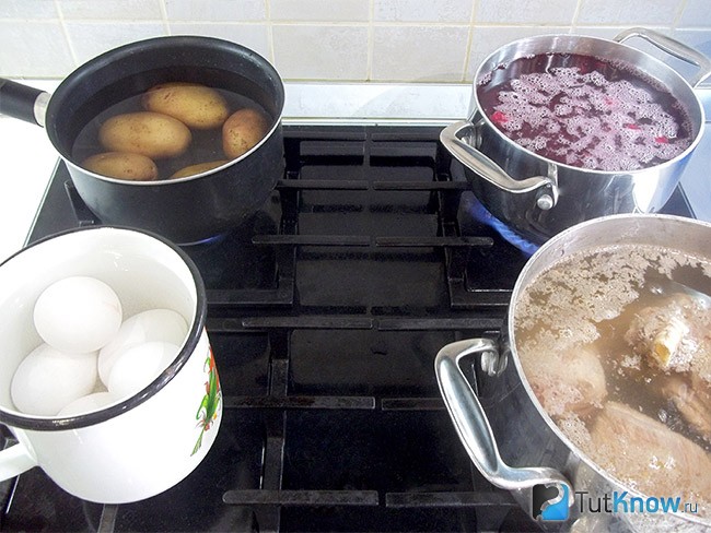 Свекольник на кефире и мясном бульоне