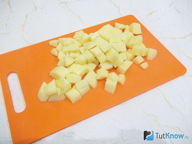 Нарезанный картофель
