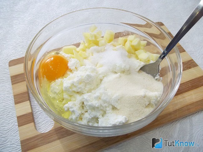 В емкости соединены все продукты