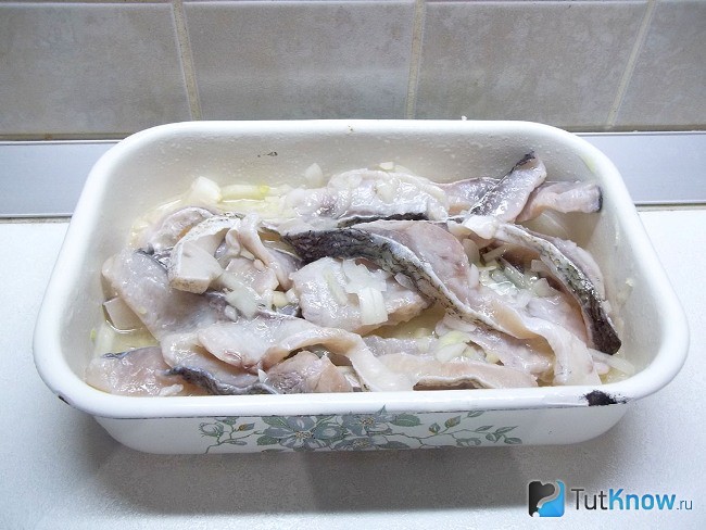 Рыба маринуется