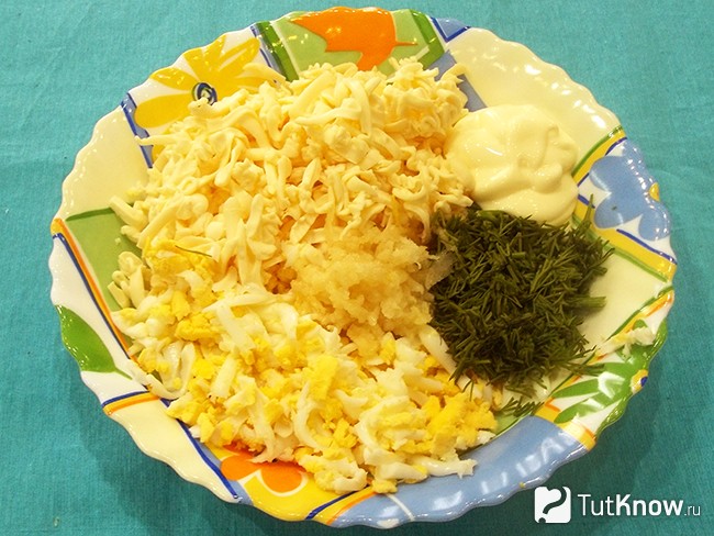Продукты соединенны в тарелке