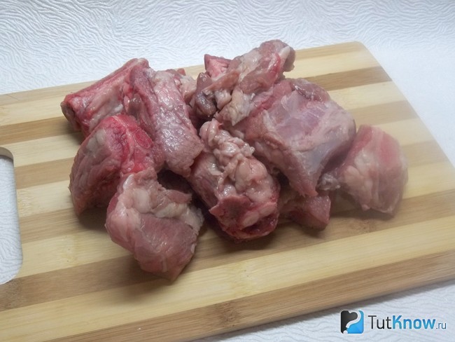 Мясо помыто и нарезано кусочками