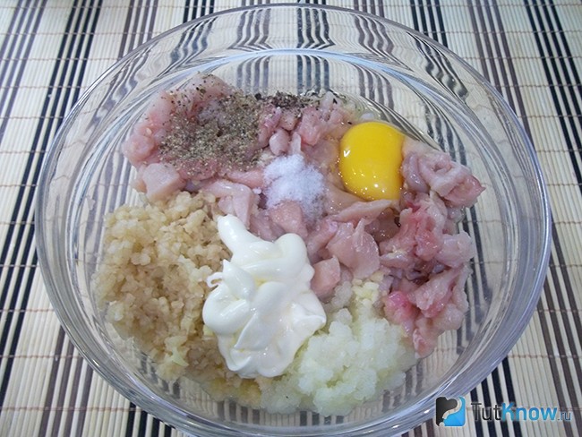 К продуктам добавлен майонез