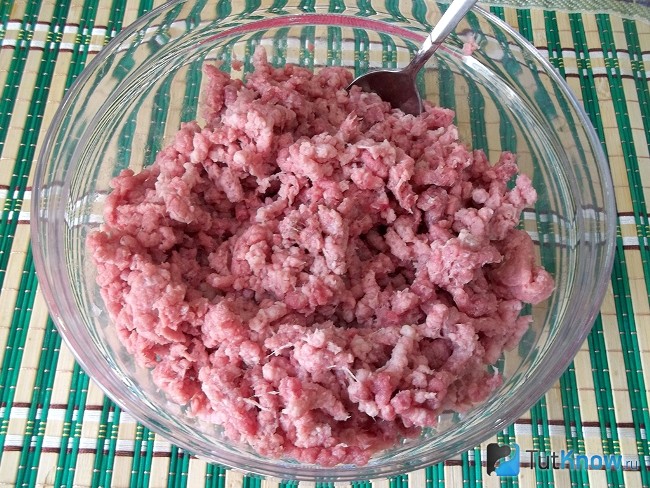 Мясо перекручено на мясорубке