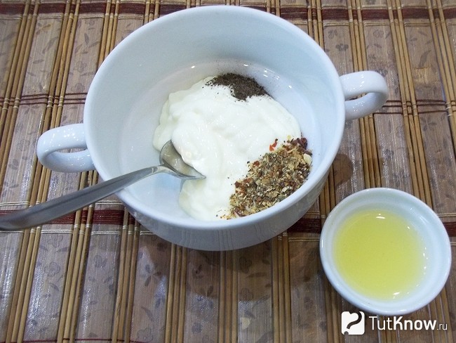 Продукты для маринада соединены вместе