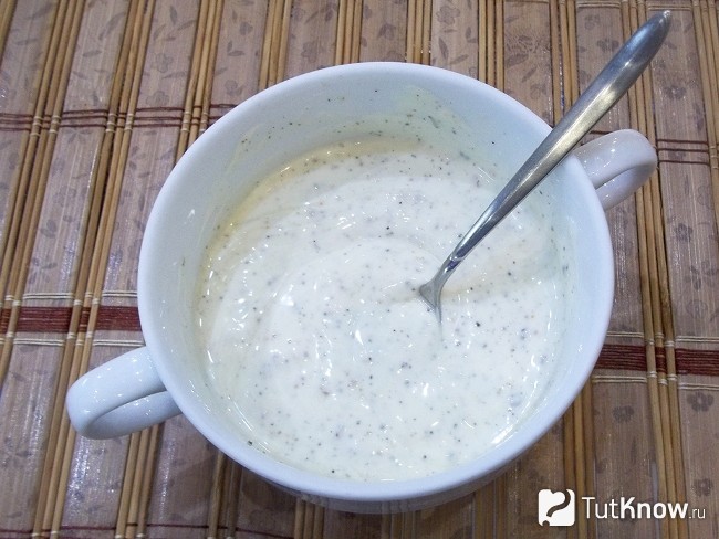 Продукты для маринада перемешаны