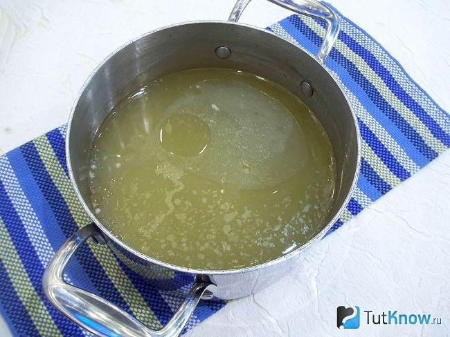 Продукты заправлены бульоном