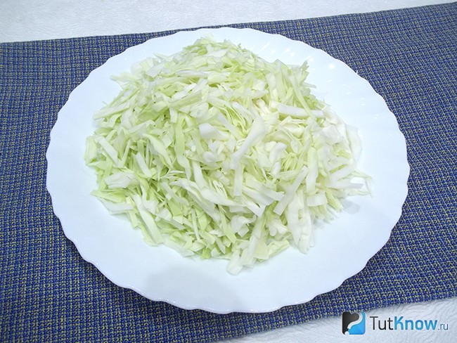 Капусту нашинкуйте