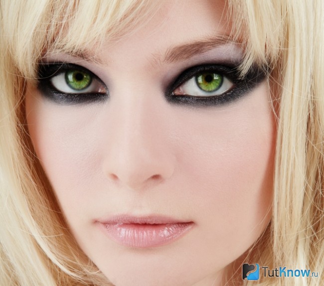 Свадебный макияж в технике смоки-айс для зеленых глаз
