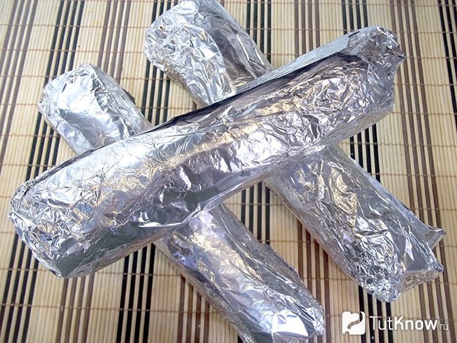 Кукуруза в духовке рецепты. 1457094706 8 100 2018. Кукуруза в духовке рецепты фото. Кукуруза в духовке рецепты-1457094706 8 100 2018. картинка Кукуруза в духовке рецепты. картинка 1457094706 8 100 2018. Увидела недавно по телевизору довольно необычный способ приготовления кукурузы. Конечно дольше, чем варить кукурузу традиционно, но результат того стоит. Все просто и нехлопотно. Такую кукурузу можно подать дома, а можно взять на пикник. А еще таким способом можно готовить не только пищевую, но и кормовую кукурузу. Тоже выходит вкусно.