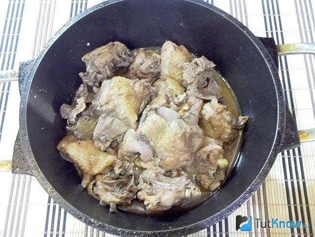 Курица жарится