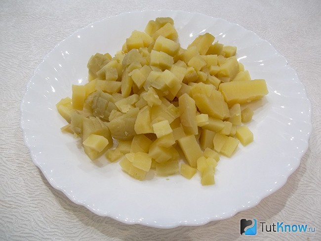 Картофель очищен и отварен