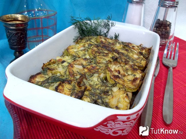 Готовая мясная запеканка с кабачками