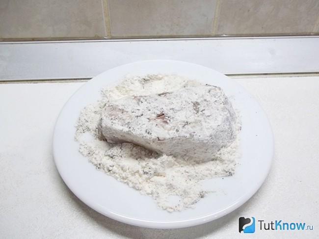 Рыба панирована в муке