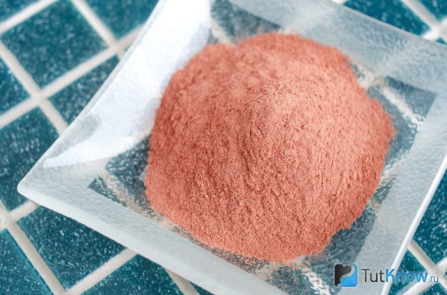 Розовая косметическая глина