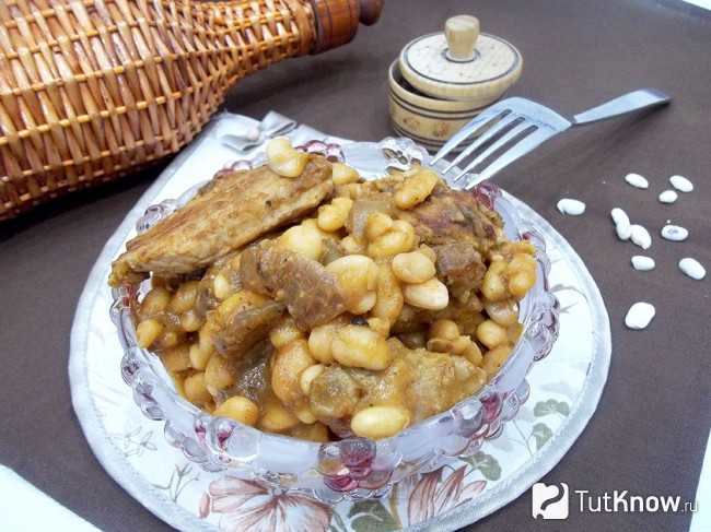 Готовая фасоль с мясом