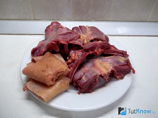 суп со спаржей на мясном бульоне. 1462644459 3 100 8004. суп со спаржей на мясном бульоне фото. суп со спаржей на мясном бульоне-1462644459 3 100 8004. картинка суп со спаржей на мясном бульоне. картинка 1462644459 3 100 8004. Спаржа – это очень полезный продукт, который хотя бы иногда нужно включать в свой рацион. Мы придумали кое-что гениальное и положили стручки в суп, так что блюдо получится в два раза сытнее. Приятного аппетита!