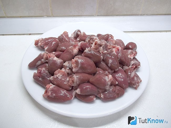 Сердечки вымыты и очищены от жира