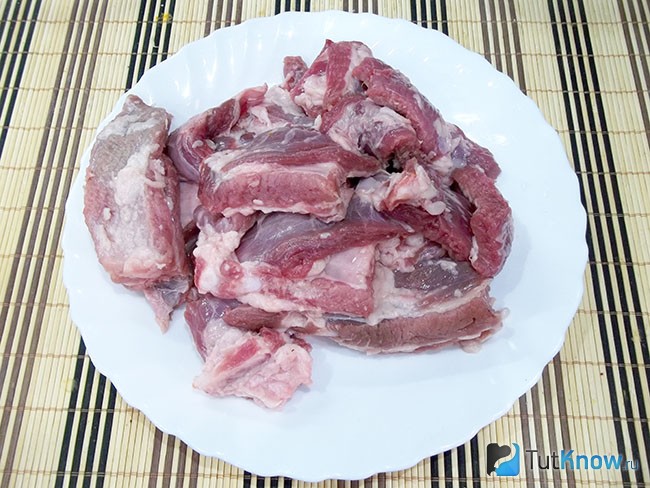 Мясо нарезано