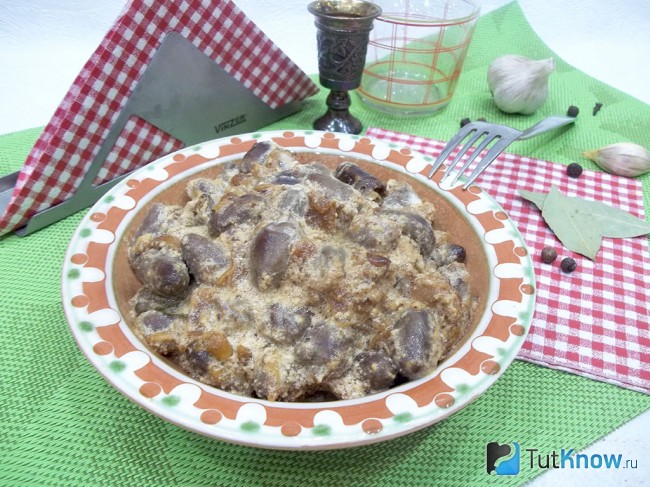 Готовые тушеные куриные сердечки