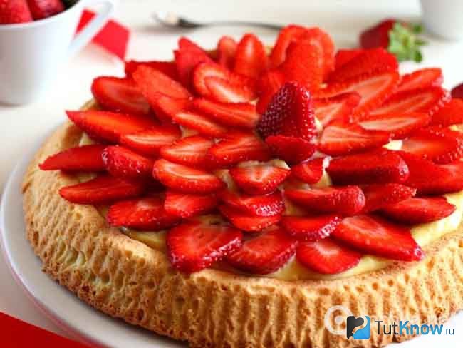 Вкусный клубничный пирог