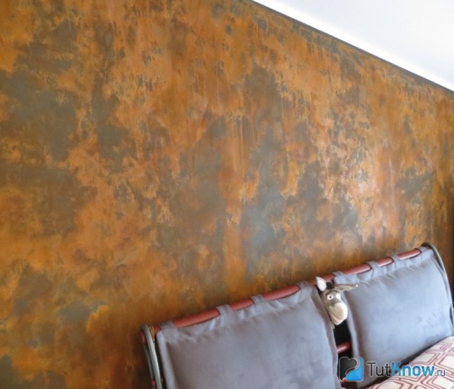 Стена, покрашенная металлизированной краской