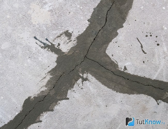 Заделываем трещину в бетонном полу