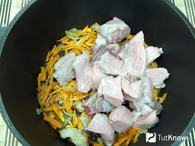 К продуктам добавлено нарезаное мясо