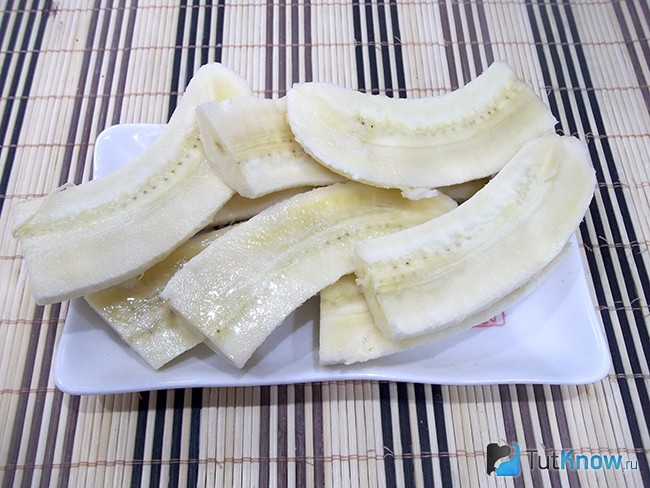 Бананы нарезаны