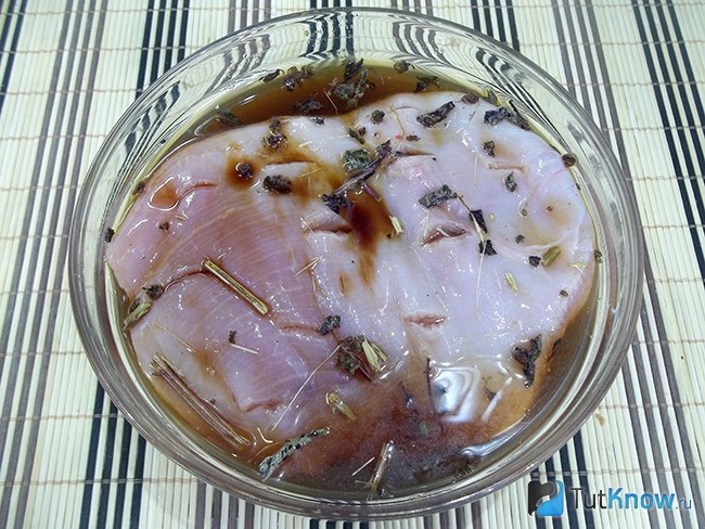 Мясо замариновано