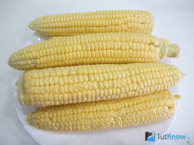 Кукуруза очищена