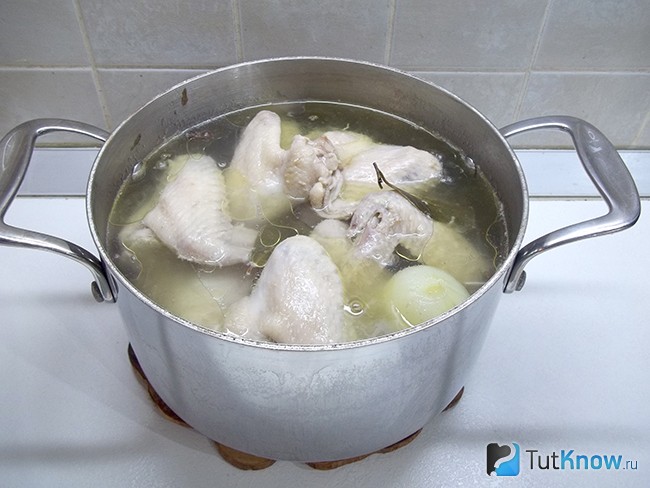 Сварен куриный бульон