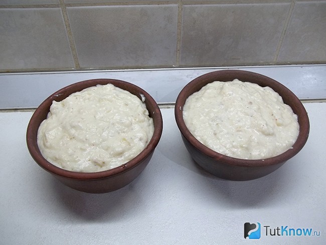 Грибы залиты соусом