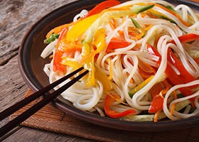 Рисовая лапша с овощами: ТОП-3 рецепта