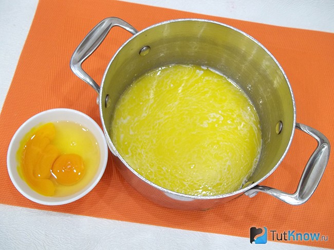 К продуктам влиты яйца