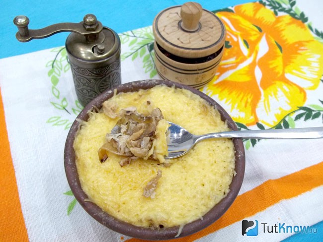 Курица вешенки сыр рецепт. 1474922642 10. Курица вешенки сыр рецепт фото. Курица вешенки сыр рецепт-1474922642 10. картинка Курица вешенки сыр рецепт. картинка 1474922642 10. В данном рецепте я выбрала вешенки, они придают приятный древесный аромат, который отсутствует у шампиньонов. Грибочки я буду жарить в сковороде, а вот курочку варить. Подавать такую закуску можно с любым гарниром. Рекомендую приготовить картофельное пюре или отварить пресный рис. Поскольку само кушанье обладает довольно интенсивным и выраженным вкусом.