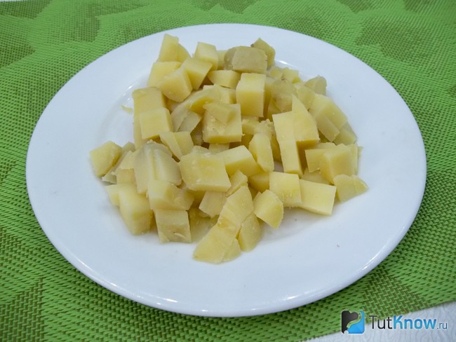 Картофель отварен и нарезан