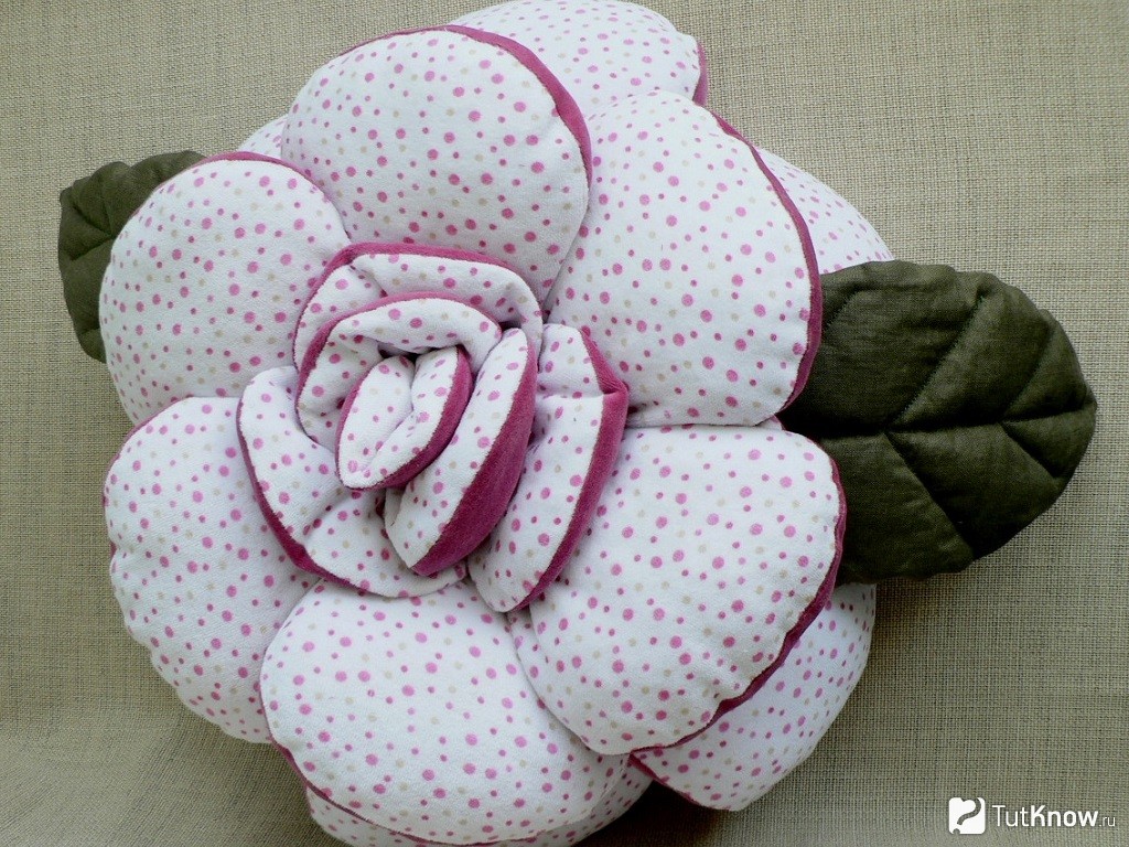 Декоративные подушки — цветы своими руками, выкройки
