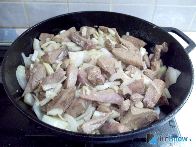 Продукты жарятся