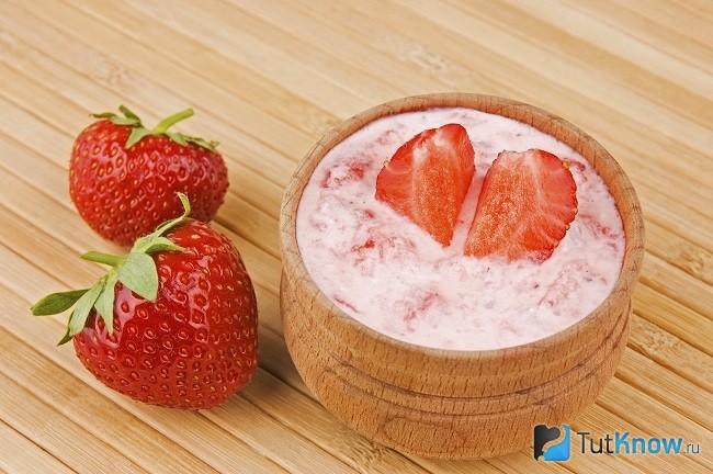 Домашняя маска для лица из клубники