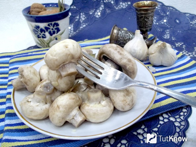 Готовые маринованные грибы