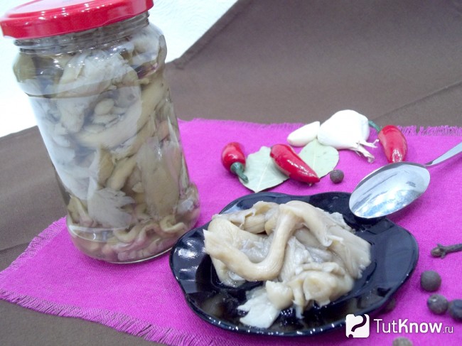 Готовые маринованные вешенки